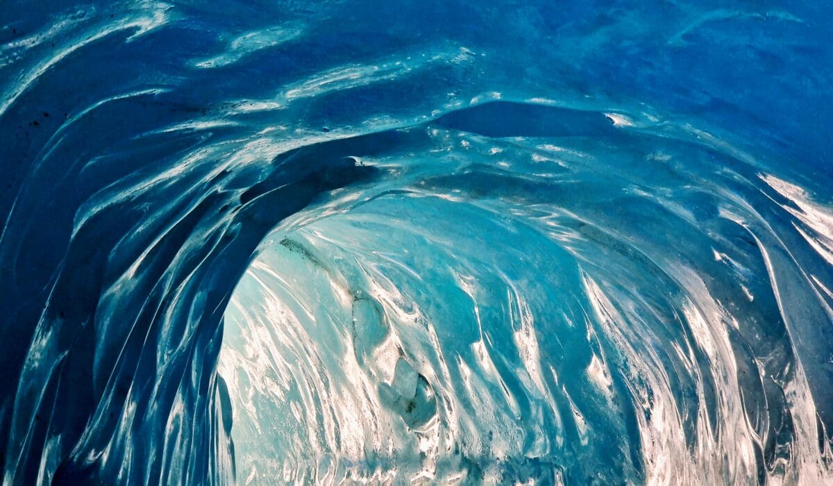 Glace de glacier, bleue… comme de l’eau !
